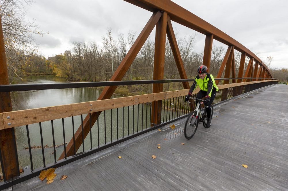 Clear sailing: new bridges close big gap on Thames Valley