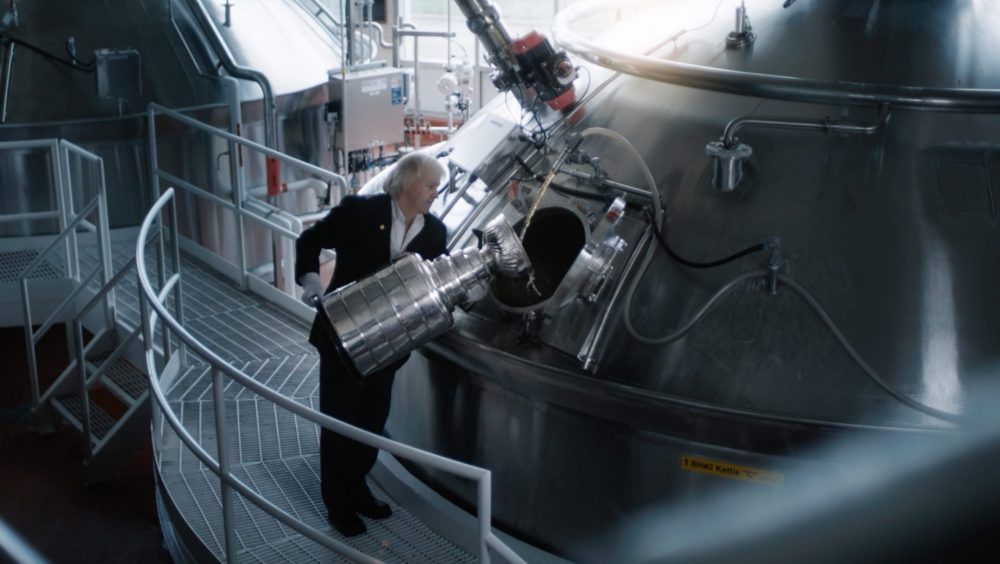 Molson Canadian's New Batch of Beer Was Poured Through the Stanley Cup