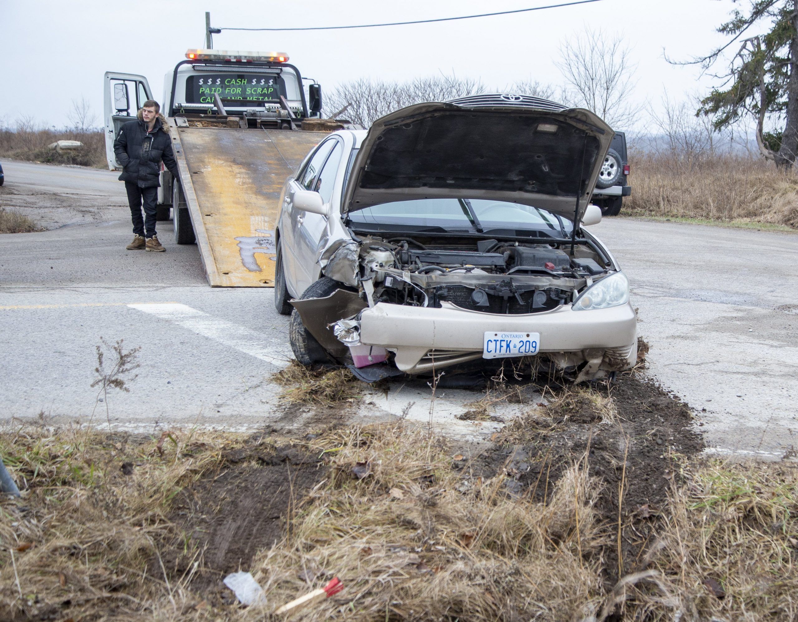 Man Injured When Car Hits Tree In Northeast London | Toronto Sun