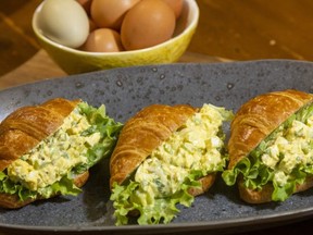 For a tasty change of pace, add a little curry to that traditional favourite, the egg salad sandwich. (Food styling by Ran Ai) (Mike Hensen/The London Free Press)