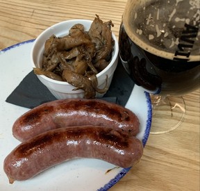 La saucisse de porc et les champignons sont une option de brunch du week-end de la cuisine d'Avling. (Barbara Taylor/The London Free Press)