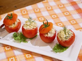 Stuffed tomatoes with orzo and tuna