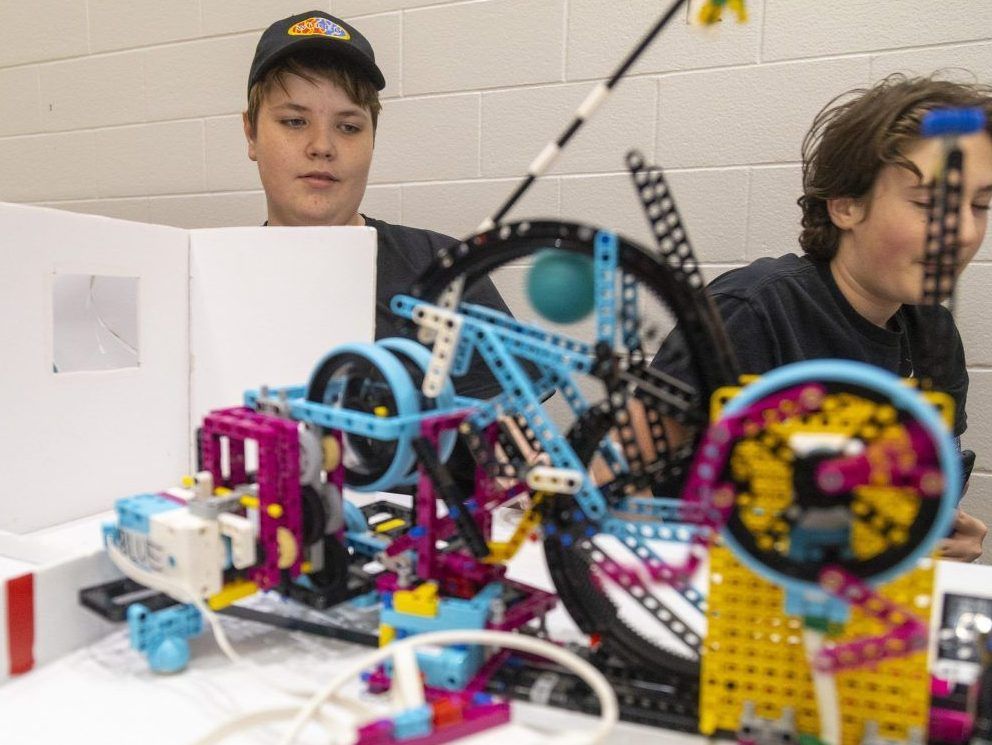 PHOTOS: 16 Local High School, One Big Robotics Competition | The ...