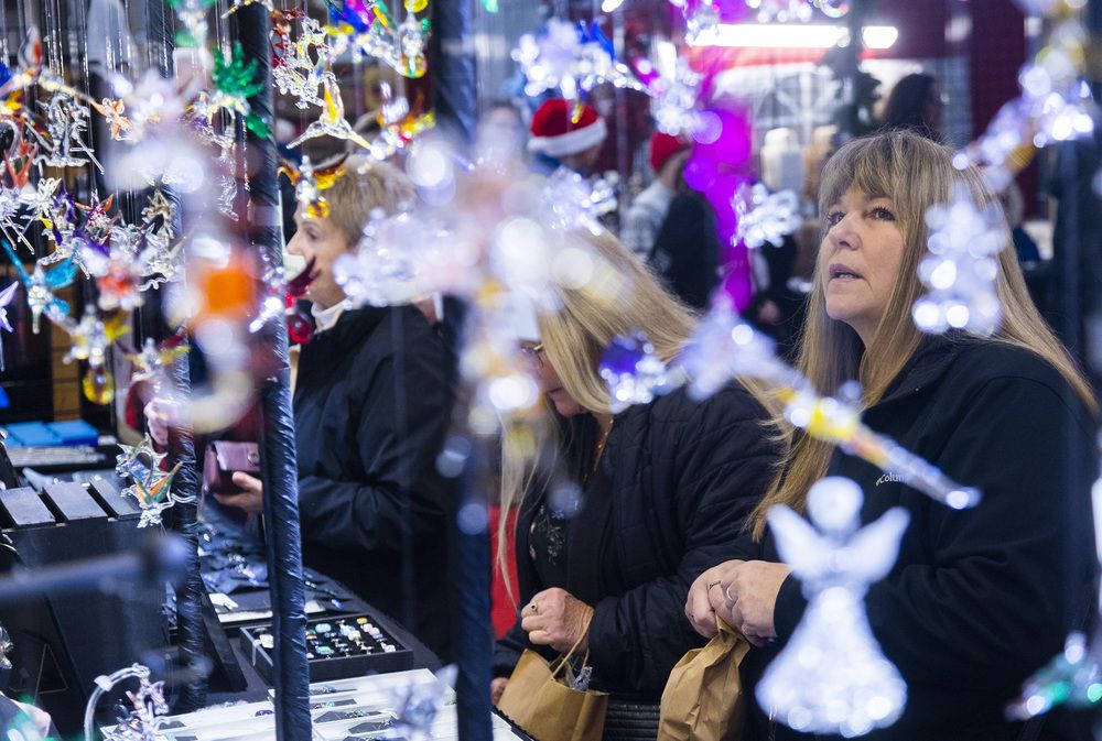 London Christmas Craft Festival at J‑AAR Expo Centre