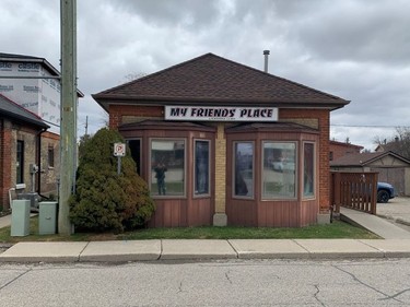 My Friends Place bar