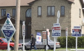 The average sales price of a Canadian home soared 9.8% in November 2013, largely because of the hot Toronto and Vancouver markets.