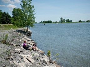 pointe aux trembles riviere des prairies beach