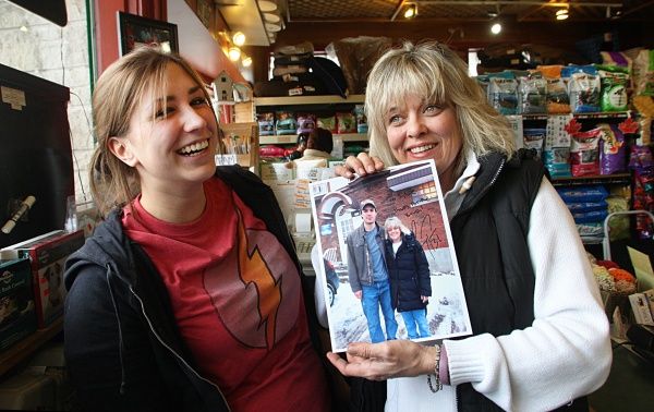 Canadiens Carey Price surprises Pointe Claire pet supply store