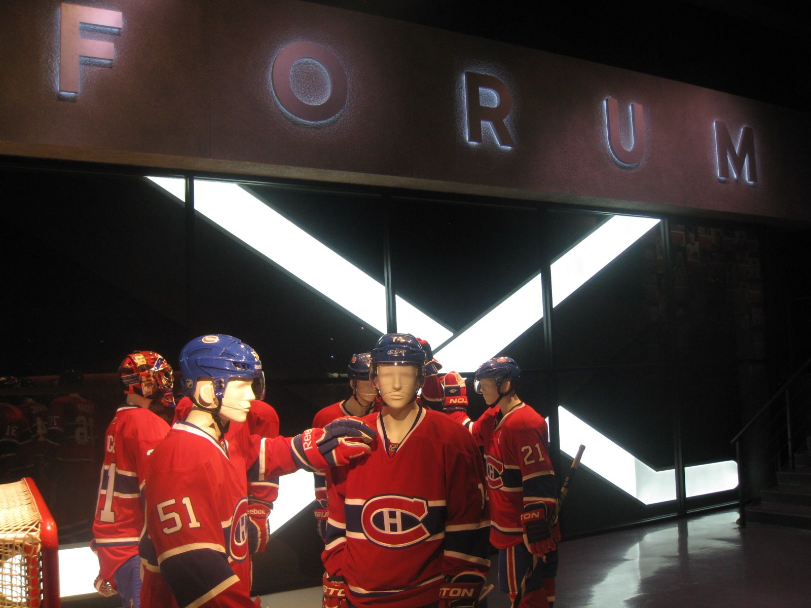 Wayne Gretzky Jersey in Bell Center in Montreal Hall of Fame