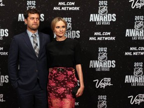 Actor Joshua Jackson poses with his girlfriend Diane Kruger arrives before the 2012 NHL Awards at the Encore Theater at the Wynn Las Vegas on June 20, 2012 in Las Vegas, Nevada.  (Bruce Bennett/Getty Images)