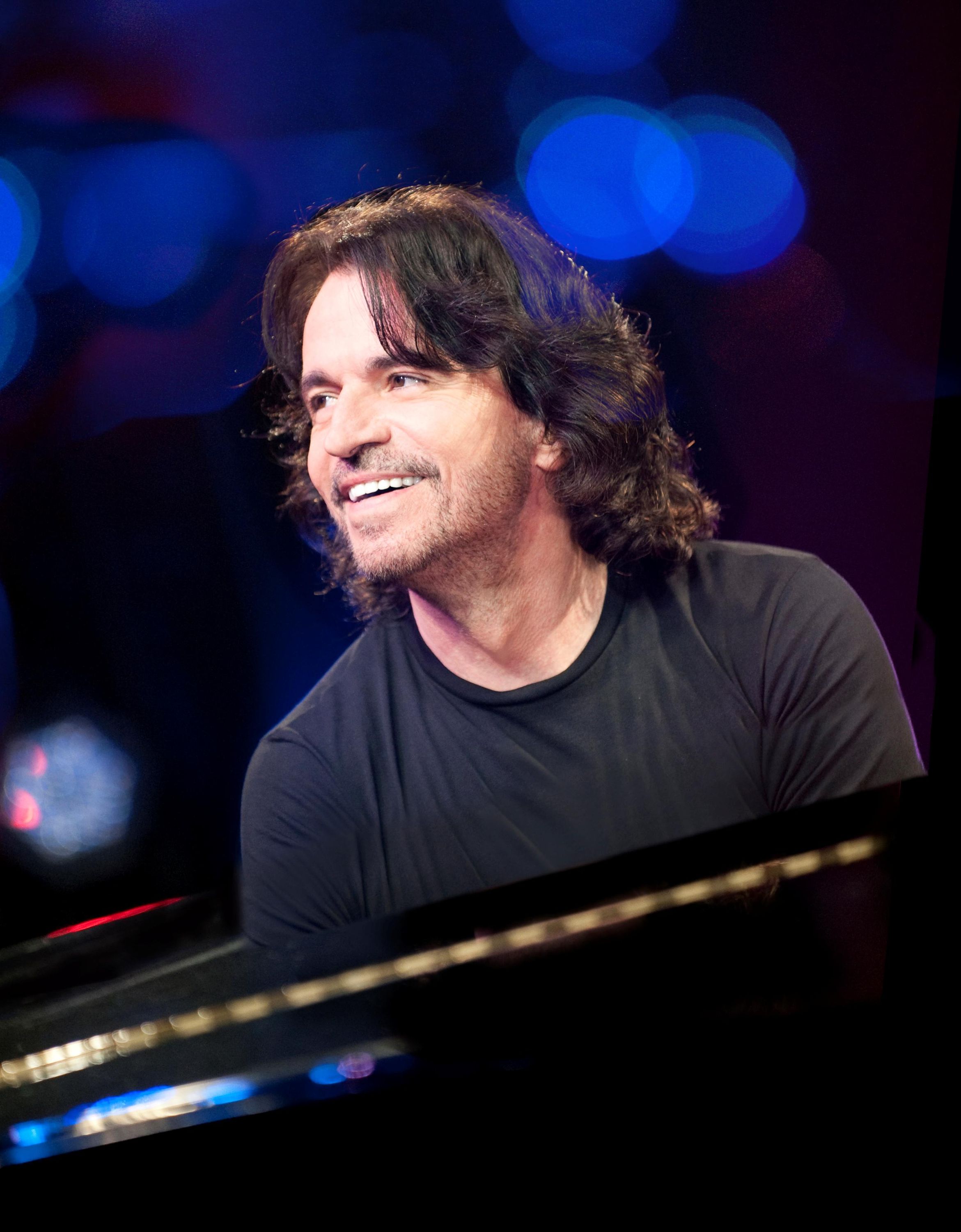 Pin by Hegyi Zsuzsa on Yanni | Yanni music, Musician, Music artists