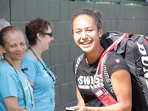 Heather Watson fans-3_opt