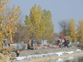 MONTREAL, OCTOBER 26, 2012: A construction crew works at Edgewater Park in Pointe Claire west of Montreal, Friday, October 26, 2012. [THE GAZETTE/Graham Hughes]