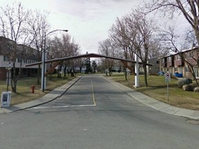 Arch on Elmridge Ave. at Herron Rd. in Dorval