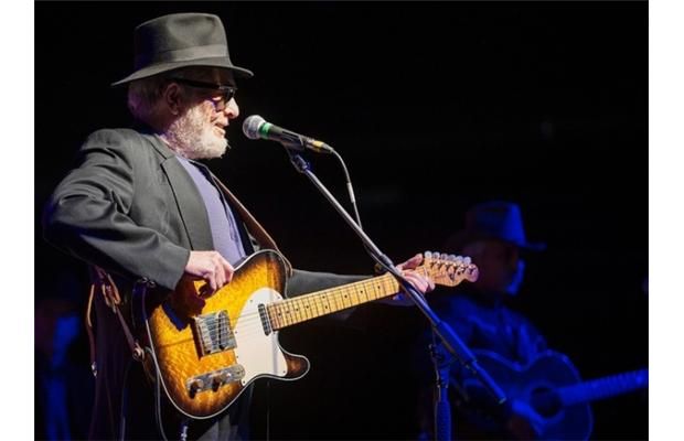  The Fightin' Side Of Me (Live) : Merle Haggard And The Strangers:  Música Digital