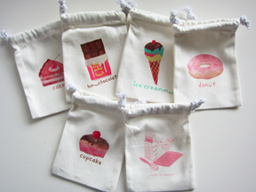 Tote bags inspired by pastries. (photo courtesy of Dominiku)