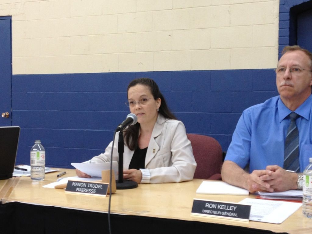 Language activists pack TerrasseVaudreuil hall Montreal Gazette