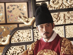 Lee Byung Hun plays King Gwanghae and his double, the jester Ha Sun, in the Korean film Masquerade.