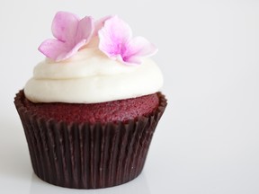 Simply Sweet cupcake creation (photo by Heyrick Chassé)