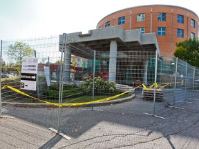 Renovations keeps the main entrance to the Lakeshore General Hospital closed .