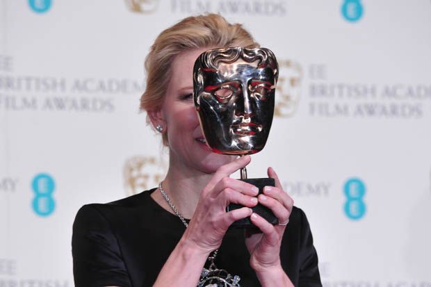 Cate Blanchett with her Best Actress Award for 'Blue Jasmine' in