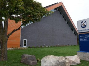 MONTREAL, QUE.: SEPTEMBER 27, 2010--The exterior of the new Pointe-Claire Aquatic centre in Montreal, Monday September 27, 2010.(Allen McInnis / THE GAZETTE)