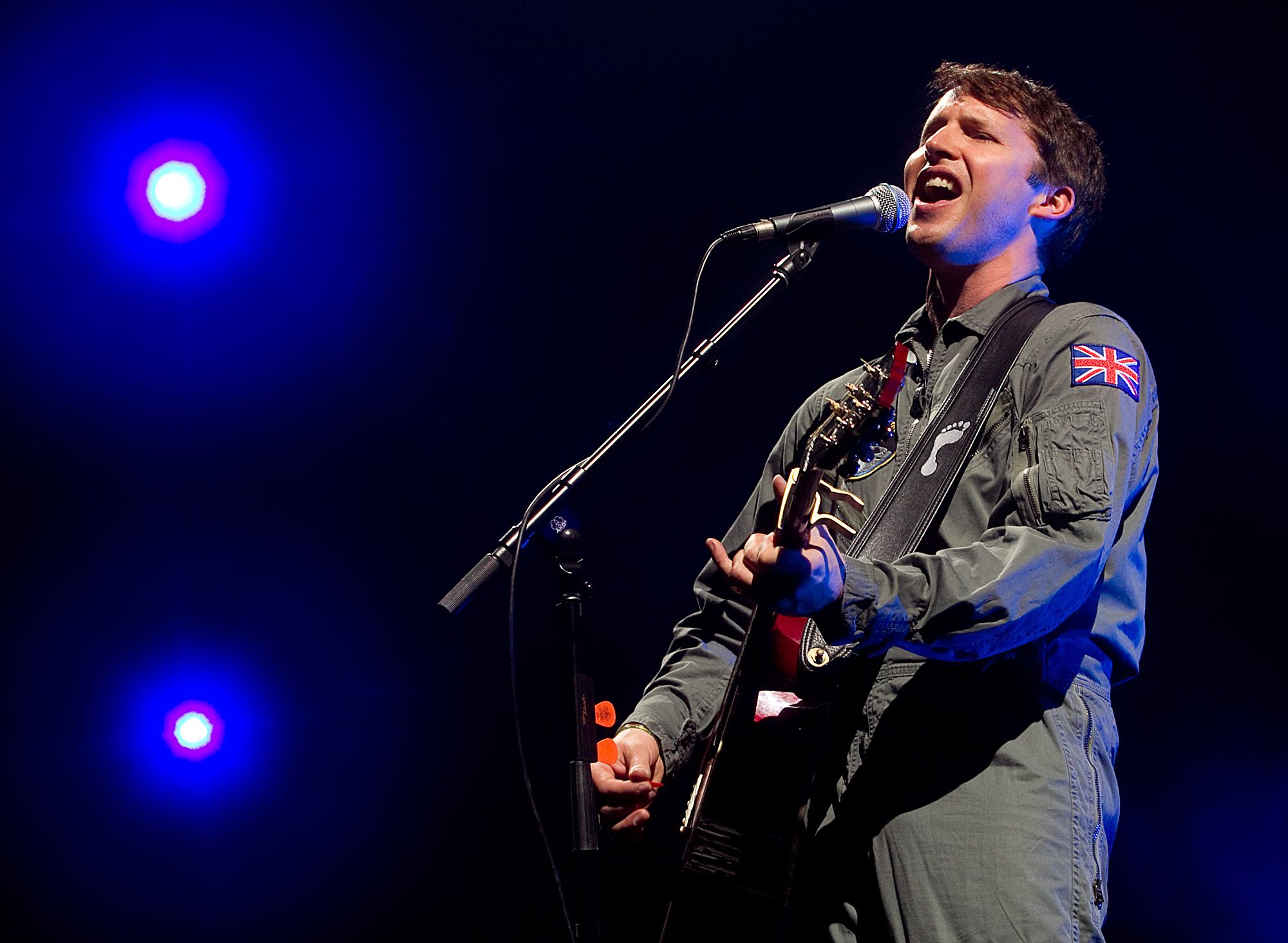 Concert review: James Blunt at the Bell Centre; April 23, 2014