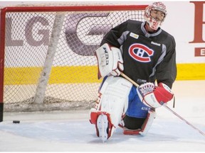 Canadiens goaltender Carey Price was back on the ice Wednesday morning in Brossard before the Canadiens’ optional practice. Price, who is recovering from a knee injury suffered in Game 1 of this series, did some lateral movements across the ice and also manned the net with goaltending coach Stéphane Waite shooting pucks his way.