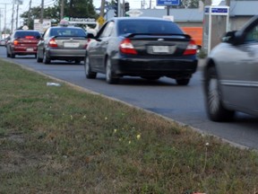 Traffic moves slowly on Michel-Jasmin Avenue near a detour caused by the refurbishing of an overpass crossed by highway 520 near Pierre Elliot Trudeau airport.  September 27, 2007.