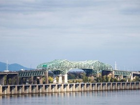 A leaked passage of a report suggests a light rail system would be more efficient and faster than keeping buses on the new Champlain Bridge.