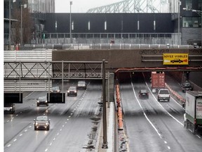 Transport Quebec closed the Ville Marie Expressway as a precaution early Friday evening in both east and west directions one week after an inspection of the tunnel.
