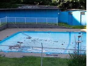 The pool on Mount Royal behind the Royal Victoria Hospital, described by several bloggers as one of Montreal’s hidden treasures because of its lax alcohol rules and party atmosphere, is closed for good after a man nearly drowned there last summer.