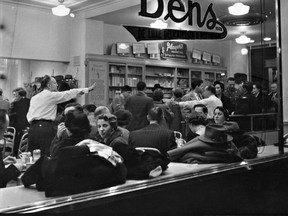 Bens dining room as seen from the street, 1952, Basil Zarov,
gift of Bens Realty Inc.,
courtesy McCord Museum,