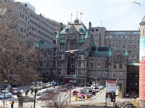 On April 26 next year, the Royal Victoria Hospital will close as many as 300 patients will be transported by ambulance to the city’s first superhospital in Notre-Dame-de-Grâce.