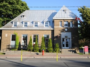 Pointe-Claire realtor pulls out of deal to buy Village post office building.