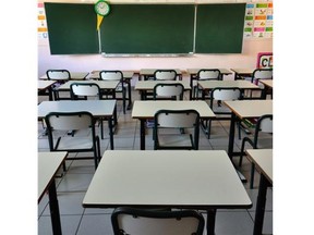 Several thousand children are being deprived of schooling because they or their parents aren’t permanent residents or Canadian citizens, estimates the Collectif éducation sans frontières.