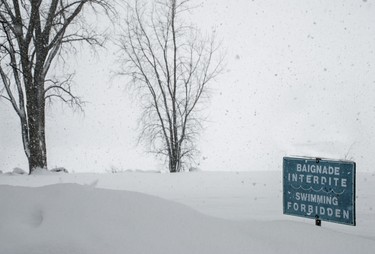 picture taken at l'Anse à l'Orme during first snow storm.