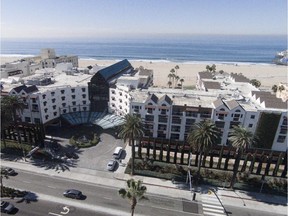 The Loews Santa Monica Beach Hotel is popular for its resort facilities, kids recreation and great location facing the Pacific Ocean and the Santa Monica Pier (at right).