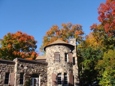 Nice colours around the Chateau at Cap St. Jacques.