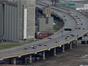 An aerial view of the elevated Bonaventure Expressway.