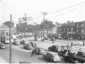 Traffic on Decarie Boulevard in the age before an expressway ran through it. (Courtesy Bill Conrod)