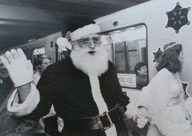 Santa Claus Metro Montreal