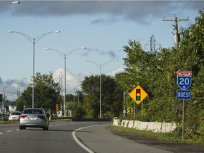 Cars traveling along Highway 20 at Ile Perrot.