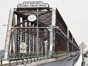 The Victoria Jubilee Bridge, which was built in 1859, in 2009.