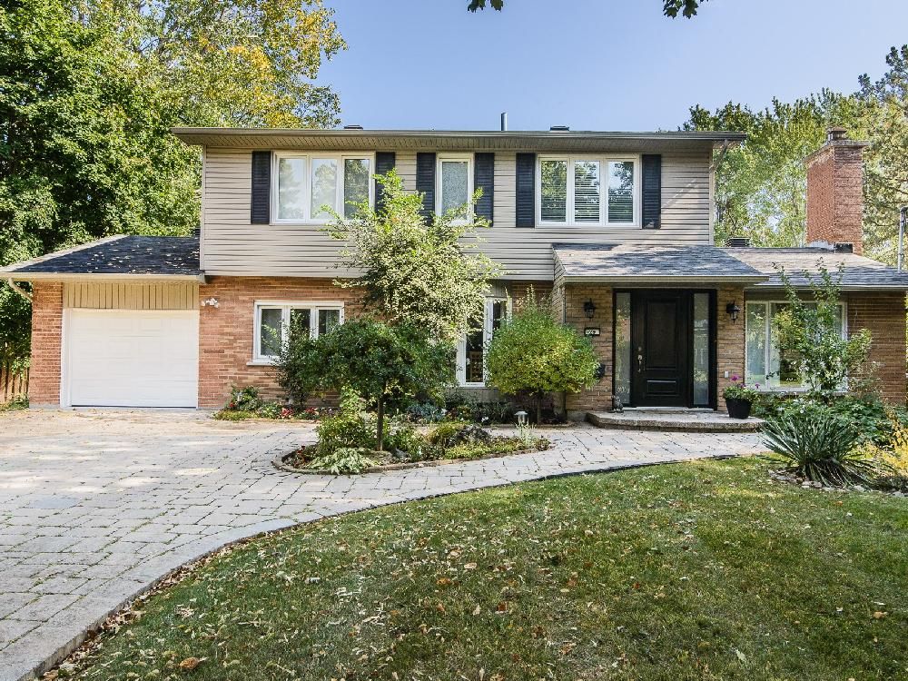 Random Sampler Recent realestate transactions in Baied'Urfé, Côte