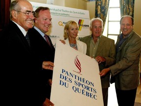 Edgar Théorêt (left) with Marcel Aubut, Andrée Martin, Henri Richard and Ron Piché at Quebec Sports Hall of Fame news conference on July 16, 2002.