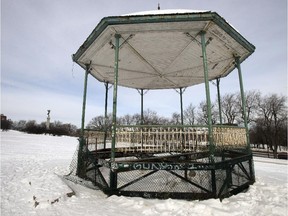 A gazebo on Mount Royal sits in disrepair, Tuesday, January 27, 2015 in Montreal. The gazebo is supposed to be renamed to commemorate author Mordecai Richler but the project has been stalled for four years.