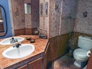 The bathroom of Raymonde Letourneau's home.