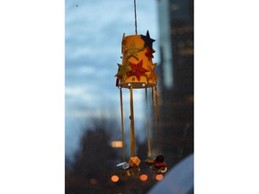 Kids Crafts Survival Guide: How to make a paper cup wind chime ...