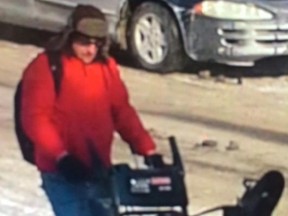 Photo of a man suspected if stealing a snowblower in Laval.